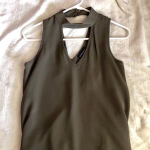 ✨ NEW My Michelle classy collared olive top